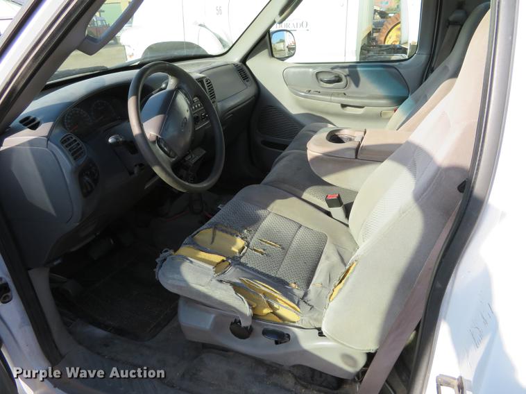 image for item DF9784 2002 Ford F150 pickup truck