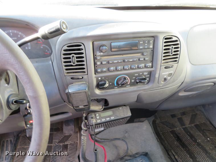 image for item DF9784 2002 Ford F150 pickup truck