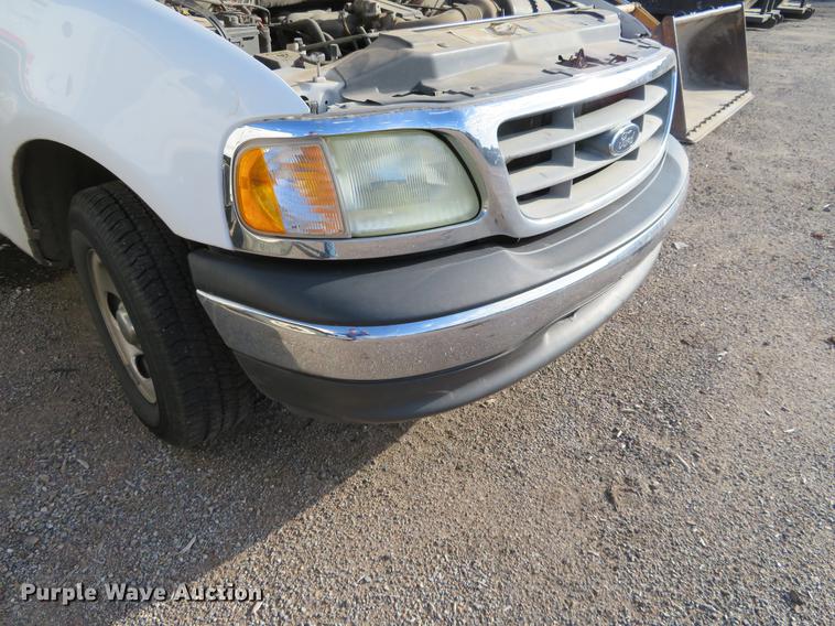 image for item DF9784 2002 Ford F150 pickup truck