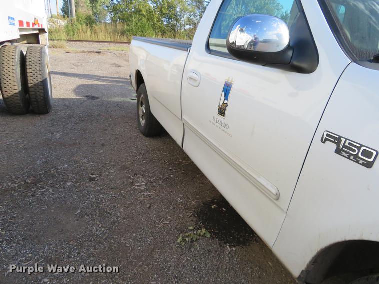 image for item DF9784 2002 Ford F150 pickup truck