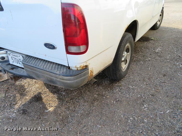 image for item DF9784 2002 Ford F150 pickup truck