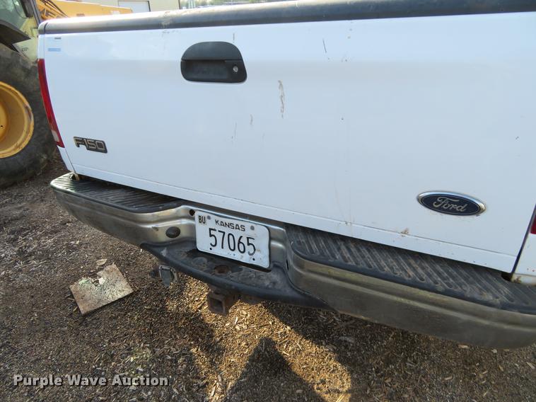 image for item DF9784 2002 Ford F150 pickup truck