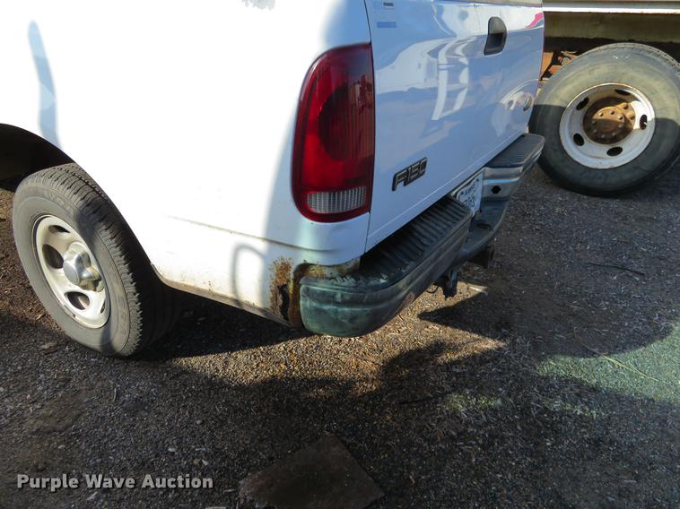 image for item DF9784 2002 Ford F150 pickup truck