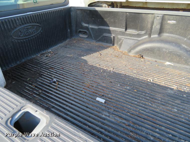 image for item DF9784 2002 Ford F150 pickup truck