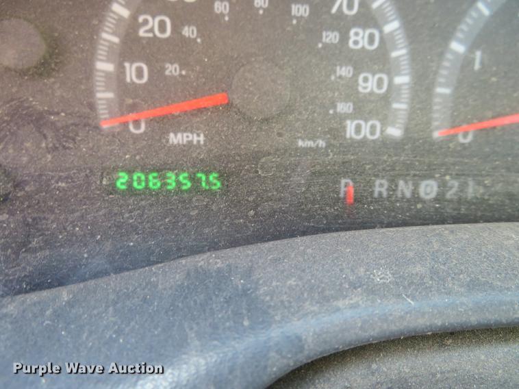 image for item DF9784 2002 Ford F150 pickup truck