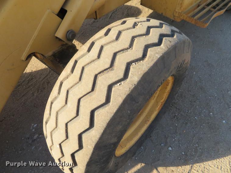 image for item DF9785 Ford 555D backhoe