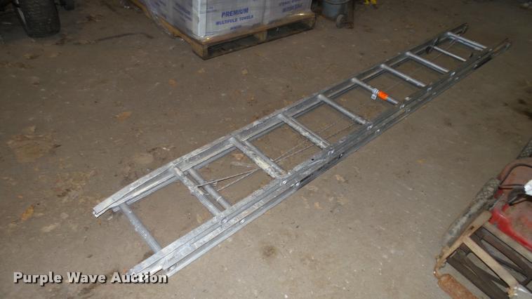 image for item DG9482 Aluminum extension ladder