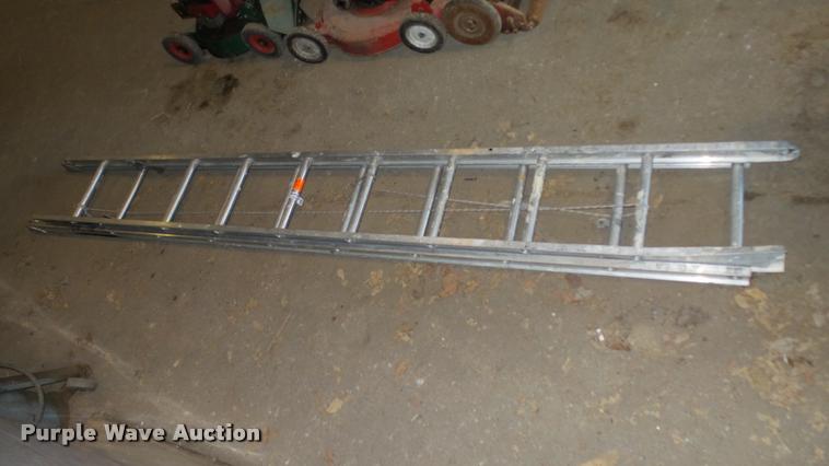image for item DG9482 Aluminum extension ladder