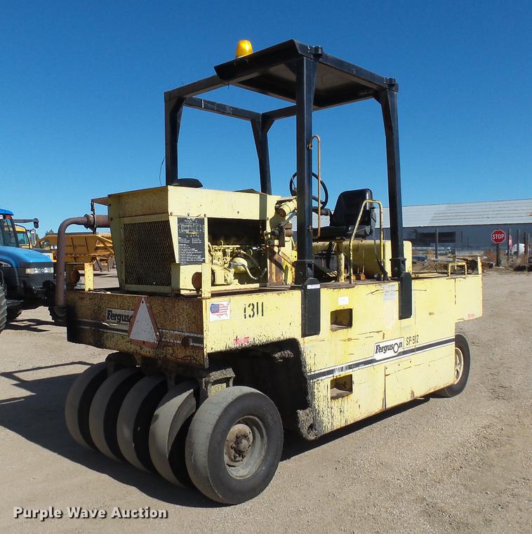 image for item DH9741 Ferguson SP912 pneumatic roller