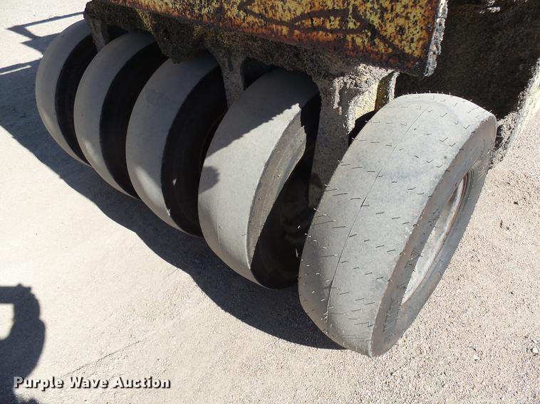 image for item DH9741 Ferguson SP912 pneumatic roller