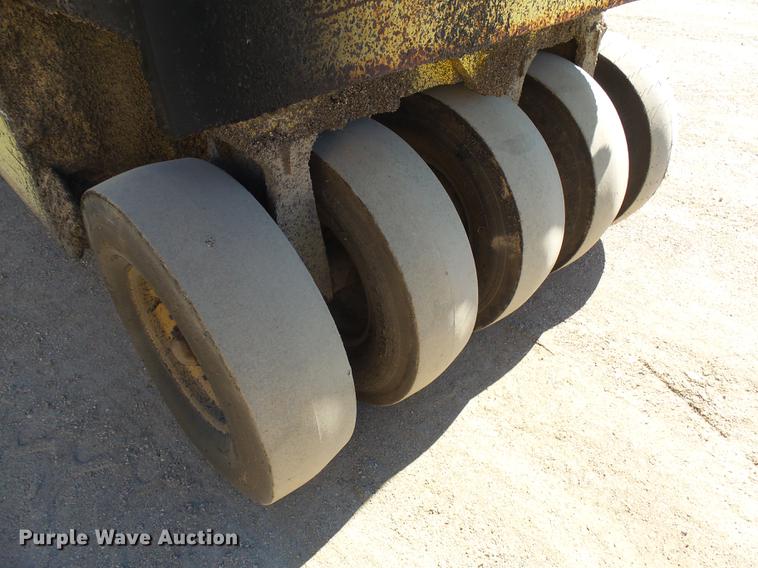 image for item DH9741 Ferguson SP912 pneumatic roller