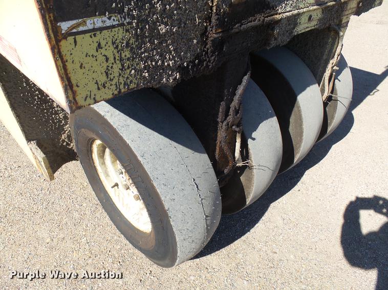 image for item DH9741 Ferguson SP912 pneumatic roller