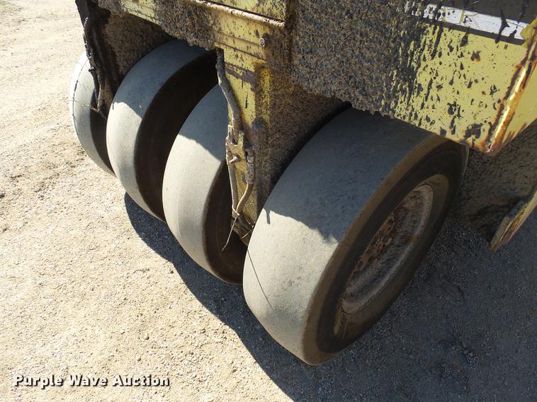 image for item DH9741 Ferguson SP912 pneumatic roller