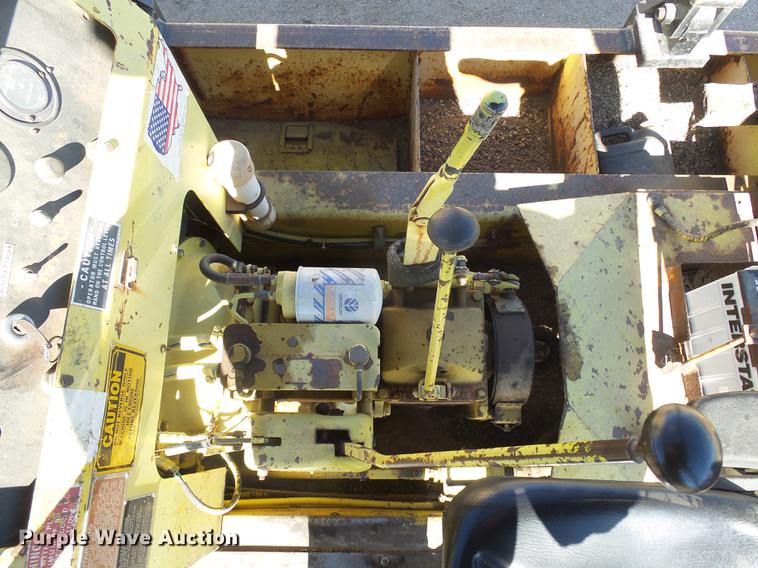 image for item DH9741 Ferguson SP912 pneumatic roller