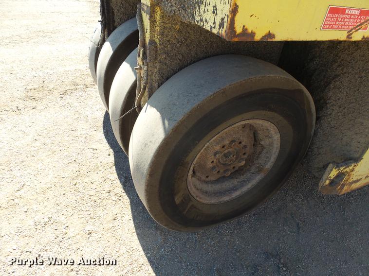 image for item DH9741 Ferguson SP912 pneumatic roller