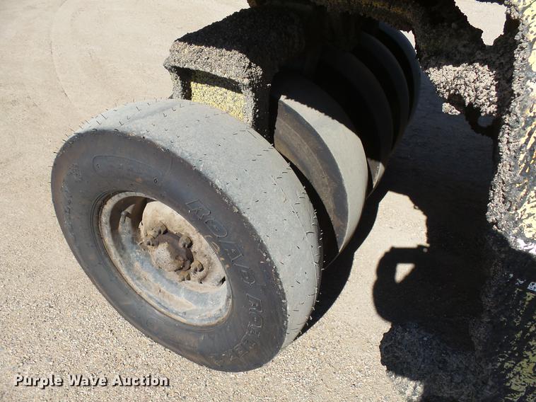 image for item DH9741 Ferguson SP912 pneumatic roller