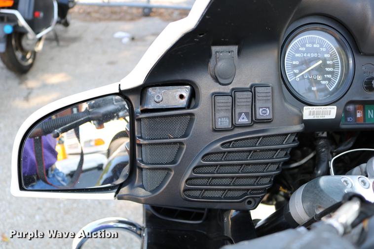 image for item DM9255 1997 BMW R1100RT motorcycle