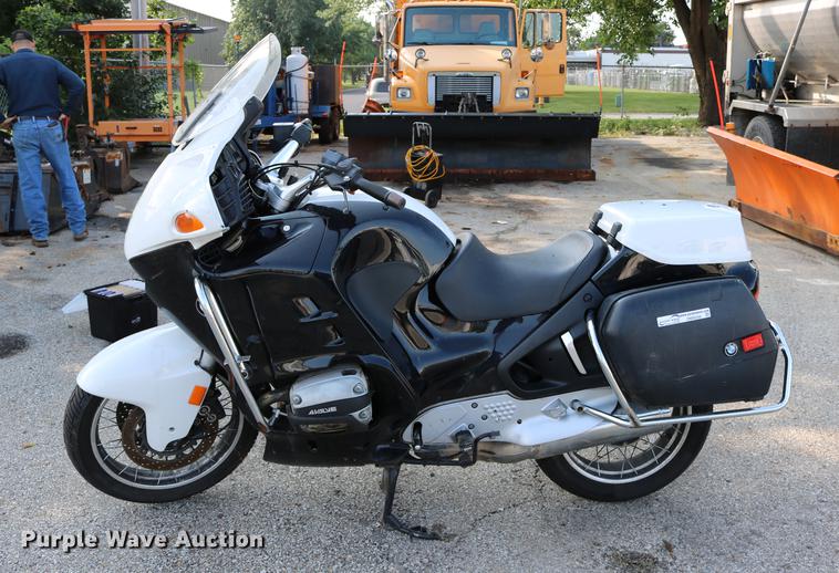 image for item DM9256 2000 BMW R1100RT motorcycle