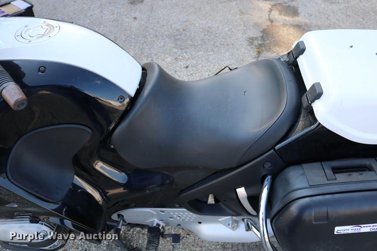 image for item DM9256 2000 BMW R1100RT motorcycle