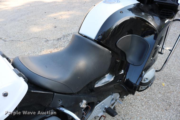 image for item DM9256 2000 BMW R1100RT motorcycle