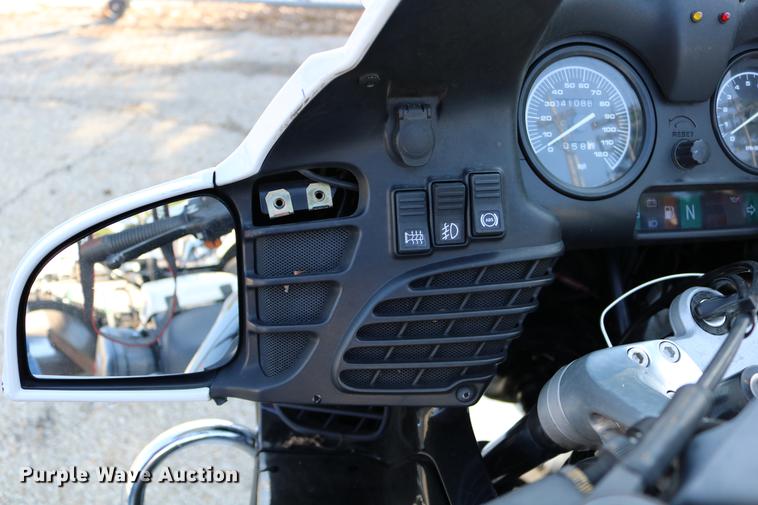 image for item DM9256 2000 BMW R1100RT motorcycle