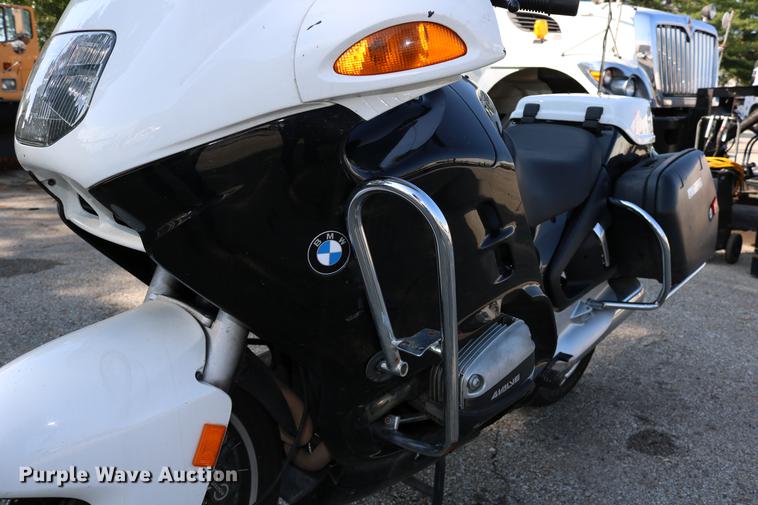 image for item DM9256 2000 BMW R1100RT motorcycle