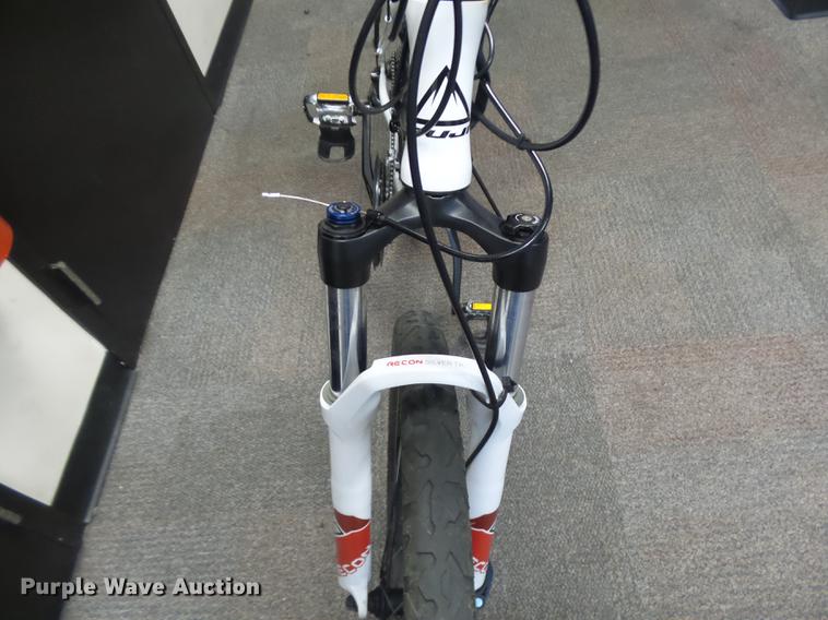 image for item DR9201 Fuji mountain bicycle