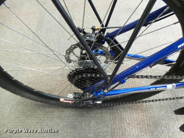 image for item DR9204 GT Avalanche 2.0 mountain bicycle