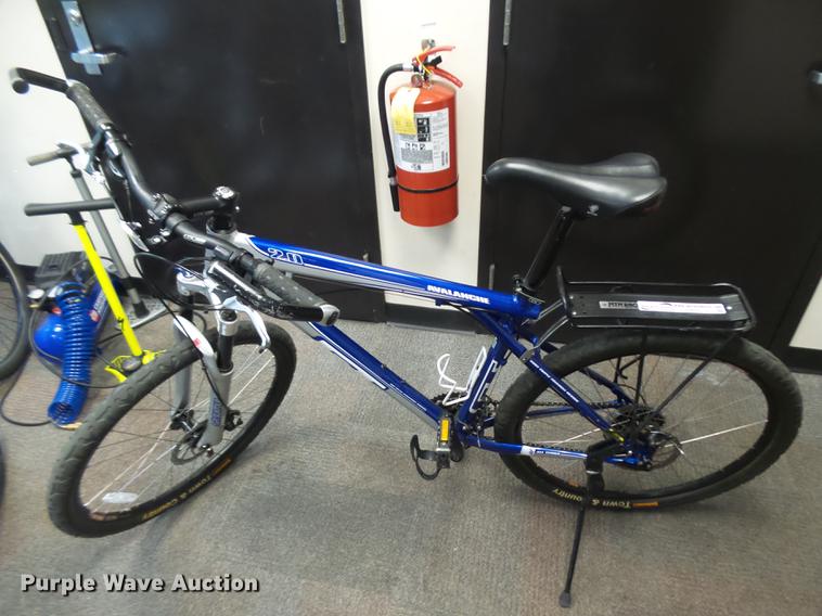 image for item DR9210 GT Avalanche 2.0 mountain bicycle