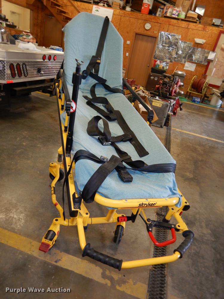 Rugged Stryker emergency cot in Highland, KS Item DS9797 sold Purple Wave