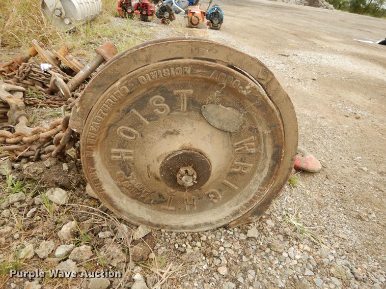 image for item DS9906 Wright two ton high speed hoist