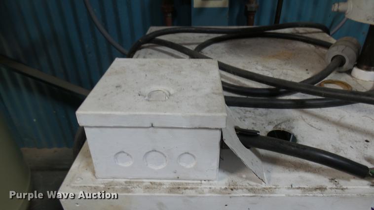 image for item DW9069 Stokes vacuum