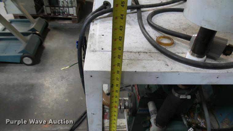 image for item DW9069 Stokes vacuum