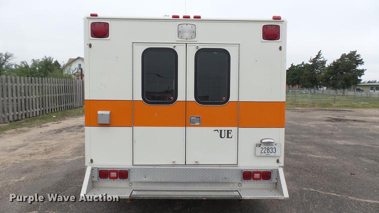 image for item DW9075 1989 Ford Econoline E350 ambulance