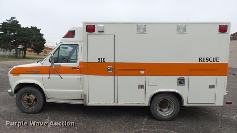 image for item DW9075 1989 Ford Econoline E350 ambulance