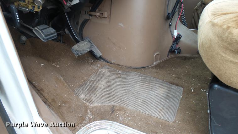 image for item DW9075 1989 Ford Econoline E350 ambulance