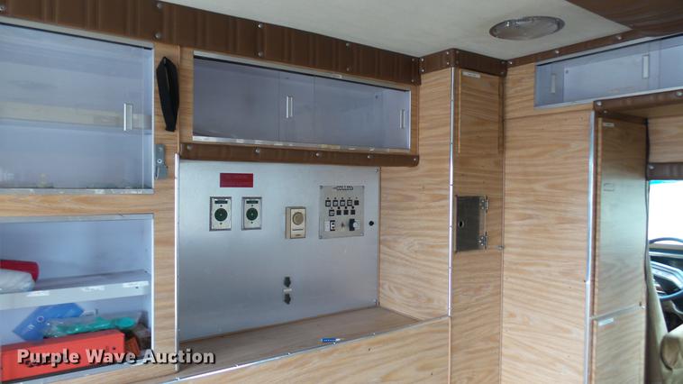 image for item DW9075 1989 Ford Econoline E350 ambulance