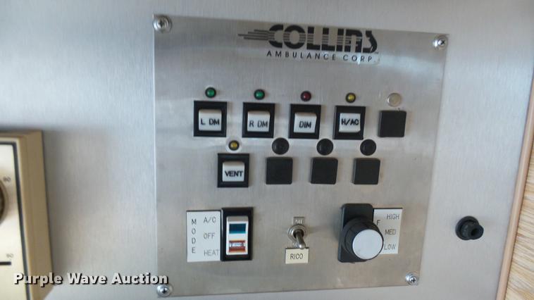 image for item DW9075 1989 Ford Econoline E350 ambulance