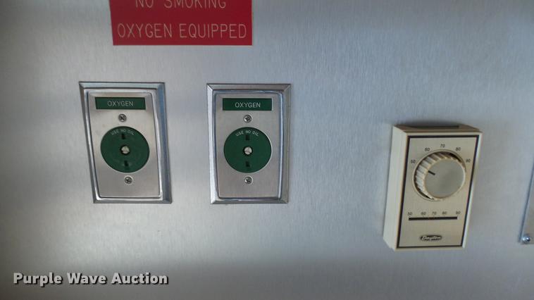 image for item DW9075 1989 Ford Econoline E350 ambulance