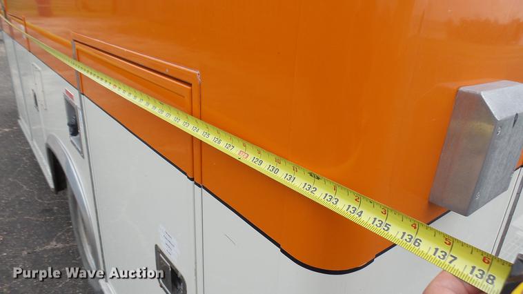 image for item DW9075 1989 Ford Econoline E350 ambulance