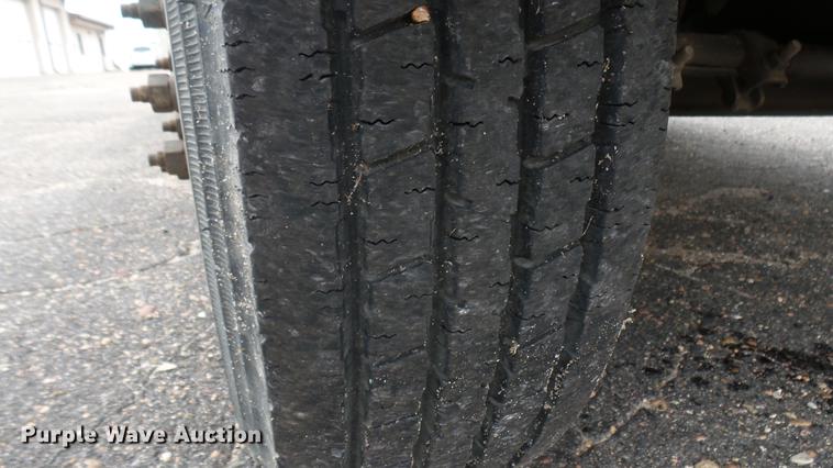 image for item DW9075 1989 Ford Econoline E350 ambulance