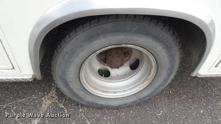 image for item DW9075 1989 Ford Econoline E350 ambulance