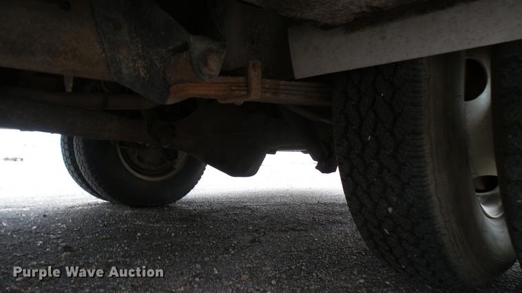 image for item DW9075 1989 Ford Econoline E350 ambulance