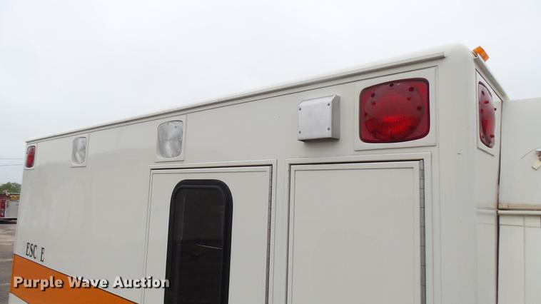 image for item DW9075 1989 Ford Econoline E350 ambulance