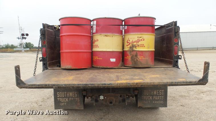 image for item DW9076 1989 Ford F700 dump truck