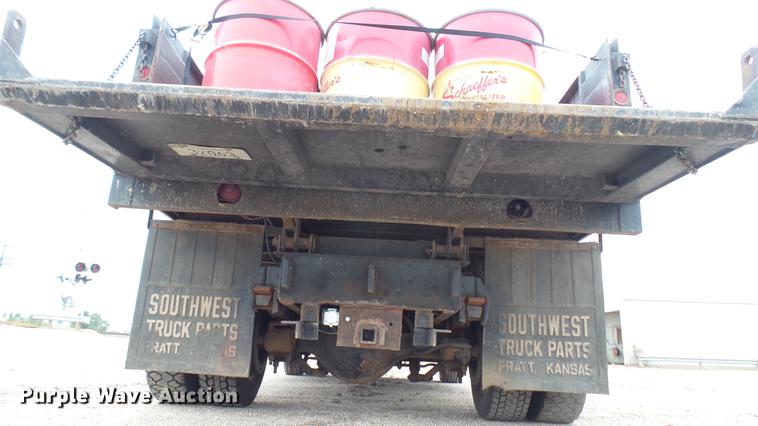 image for item DW9076 1989 Ford F700 dump truck