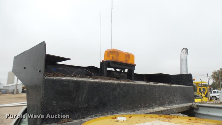 image for item DW9076 1989 Ford F700 dump truck