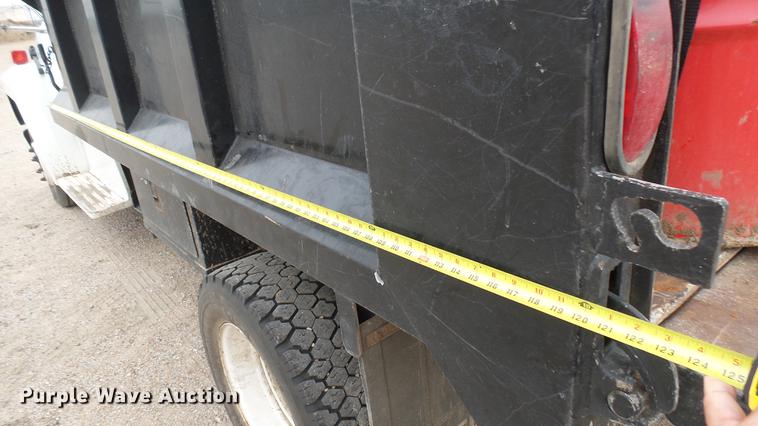 image for item DW9076 1989 Ford F700 dump truck