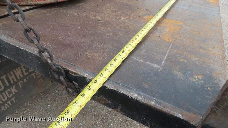 image for item DW9076 1989 Ford F700 dump truck