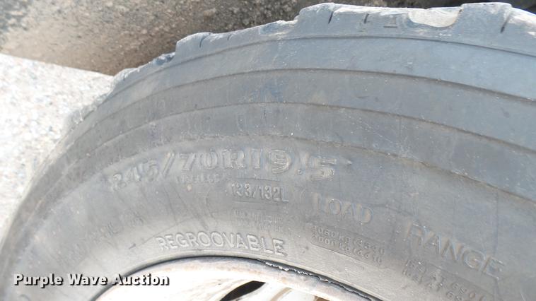 image for item DW9076 1989 Ford F700 dump truck